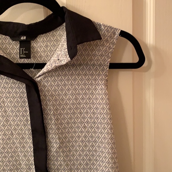 Cute Medium Designer H&M Blouse - Picture 4 of 7